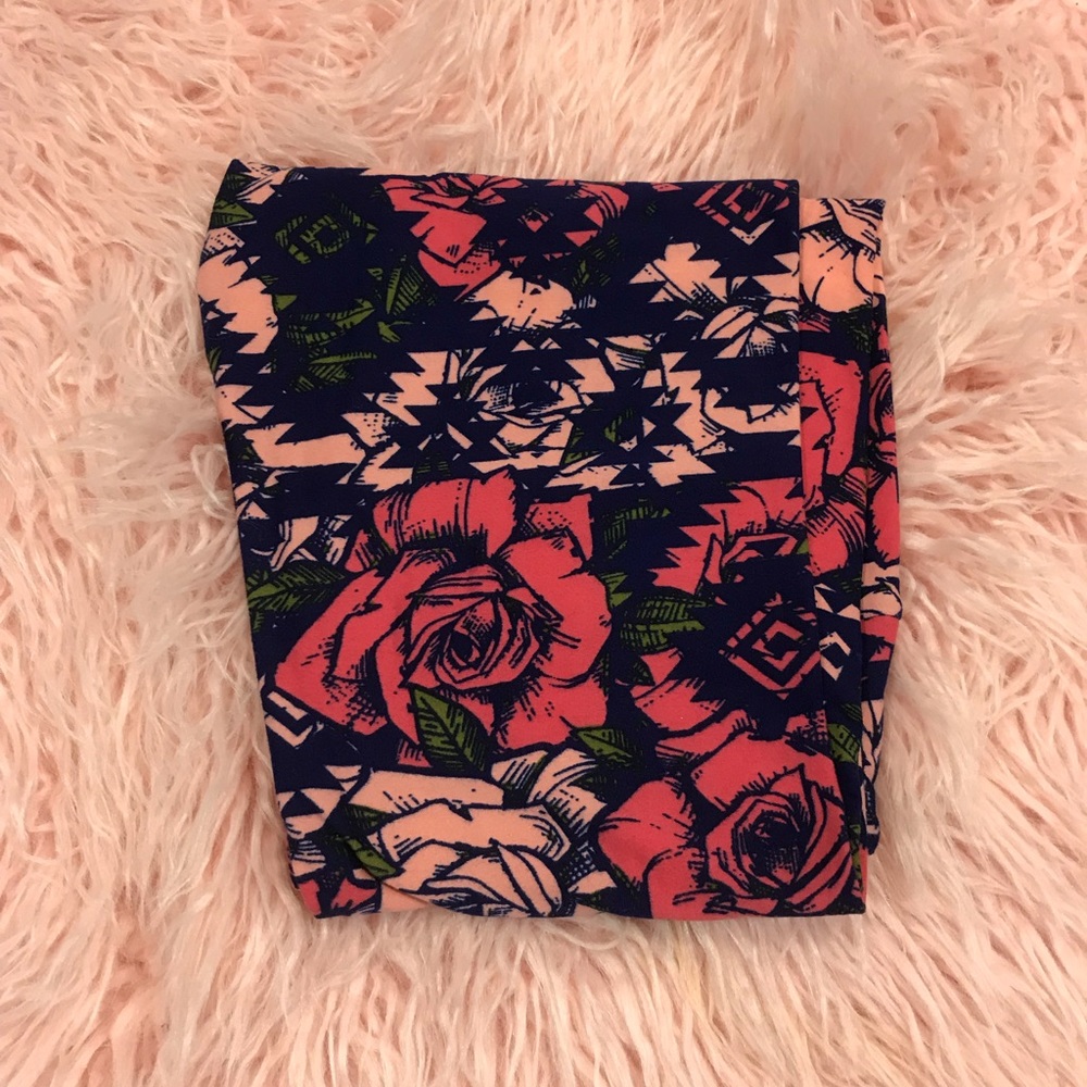 LuLaRoe NWOT Flower OS (0-10) Leggings